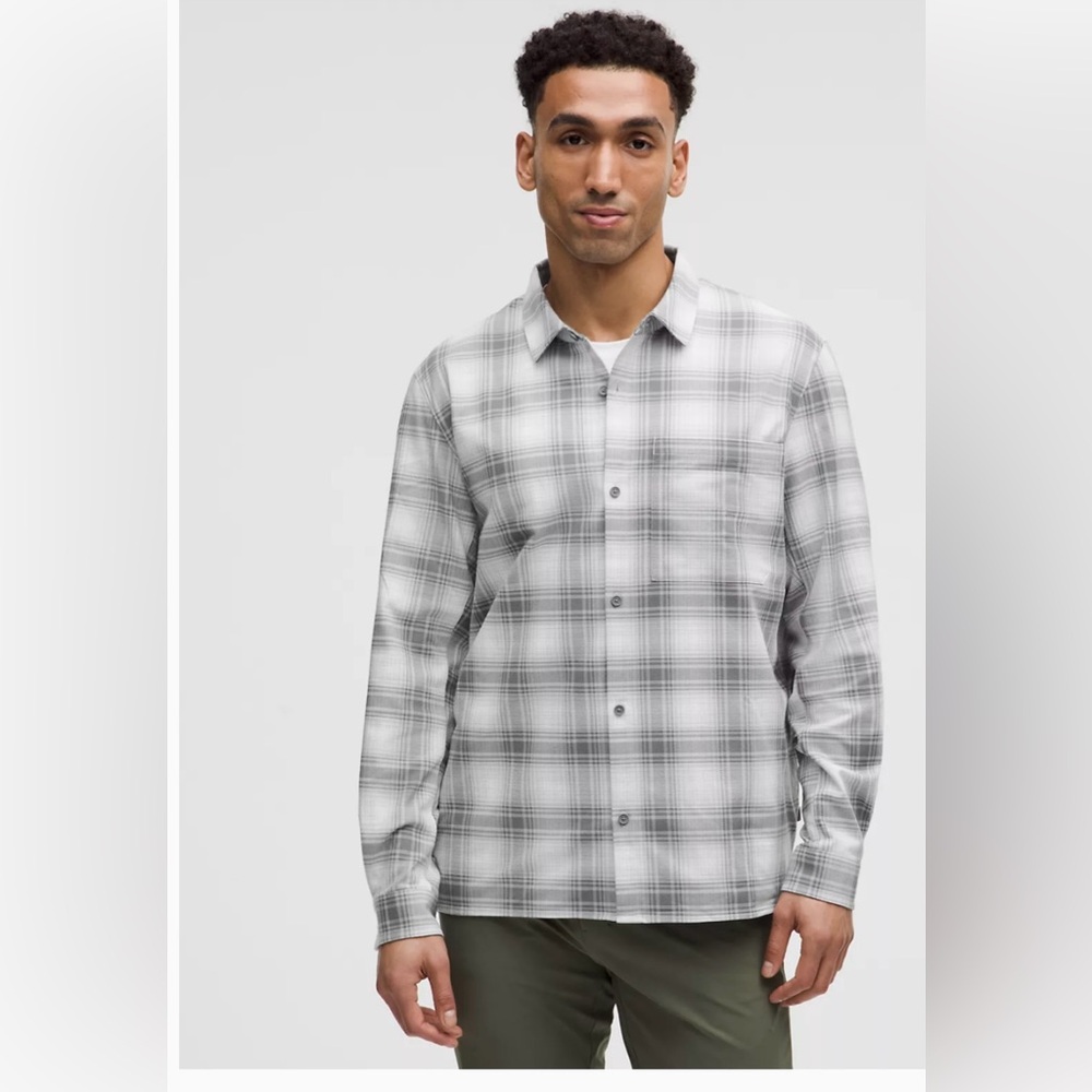 Lululemon men’s brushed woven overshirt